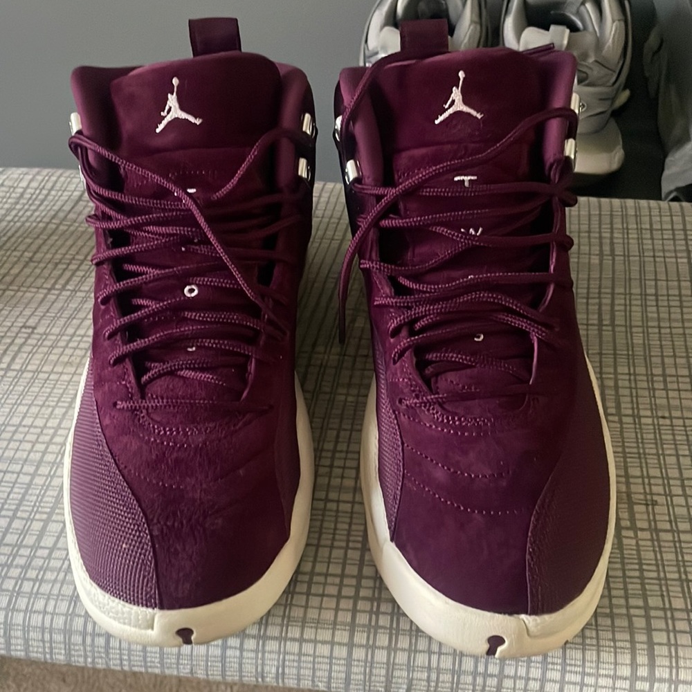 Jordan 12 Bordeaux